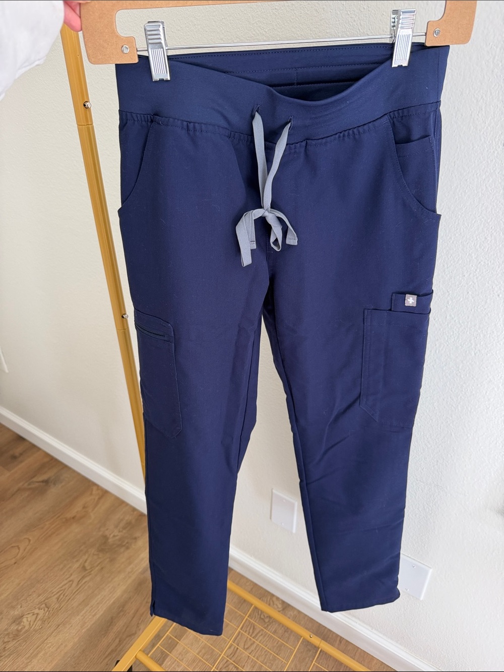 Figs Women's Navy Straight-Leg Scrub Pants with Gray Drawstring